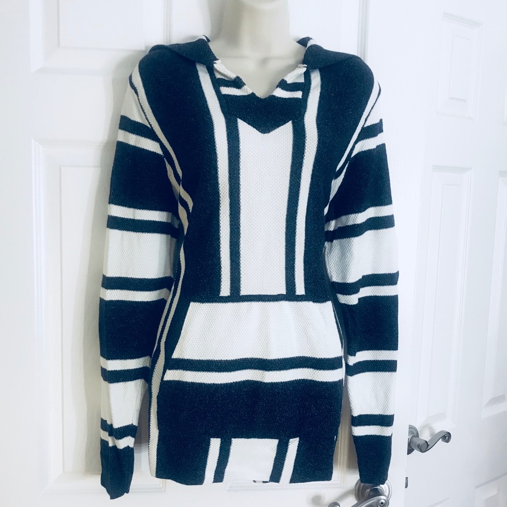 Lucky Brand Sweater with hoodie‼️